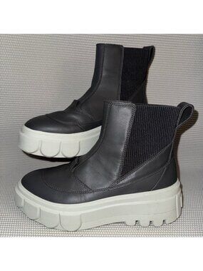 SOREL Caribou X Waterproof Gray Leather Platform Chelsea Boots Womens Size 8.5